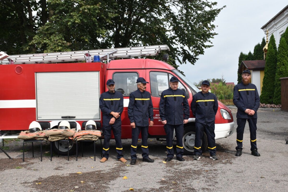 На Волині добровільну пожежну команду очолив священик 