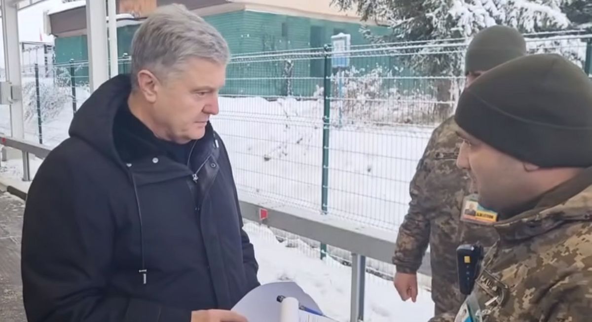 У Краківці прикордонники відмовили Петру Порошенку у виїзді з України
