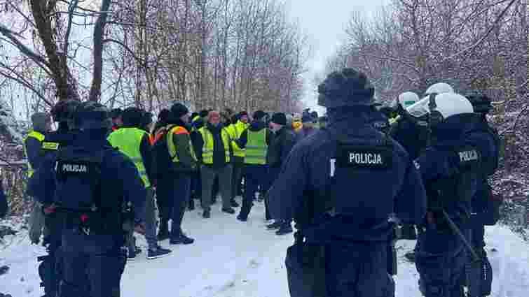 Заблоковані на кордоні з Польщею водії оголосили голодування