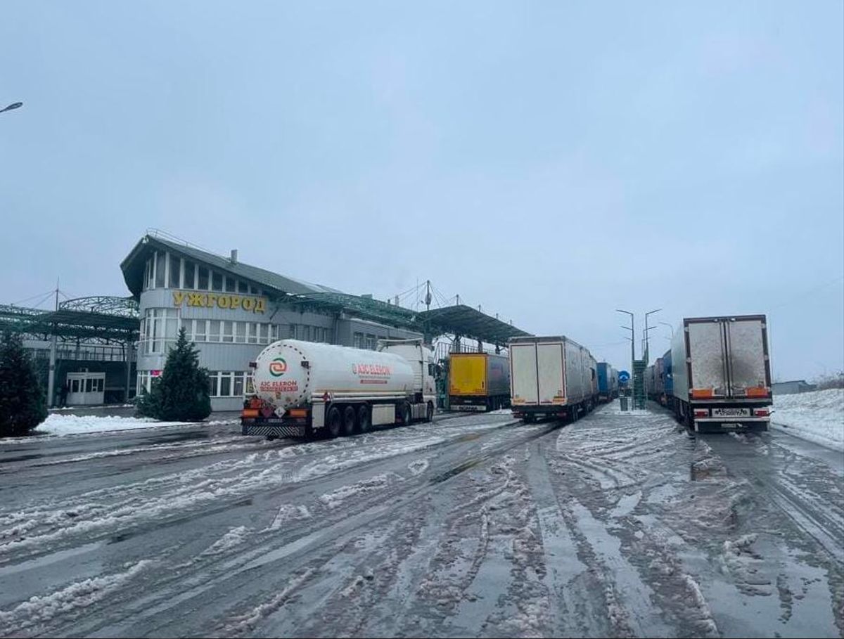 Словацькі перевізники розпочали блокаду пункту пропуску «Вишнє Нємецке – Ужгород»