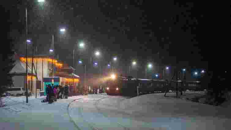 Через снігопад на Львівщині затримується низка рейсів «Укрзалізниці»