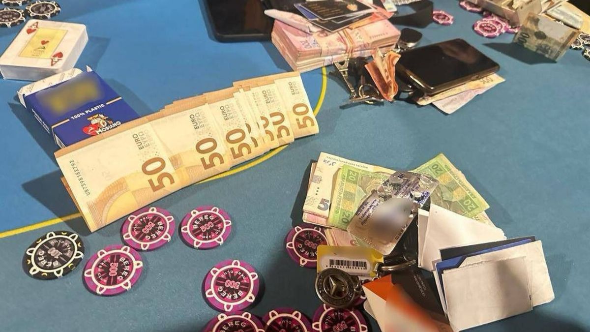 На Закарпатті поліція ліквідувала підпільне казино у розважальному закладі 