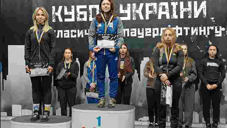 Закарпатці з рекордом України їдуть на чемпіонати Європи та світу з пауерліфтингу