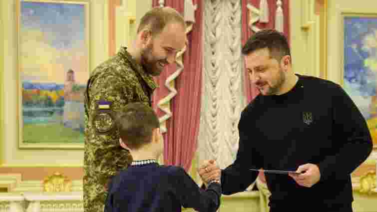 Захисники України зі званням Героя отримуватимуть безкоштовне житло