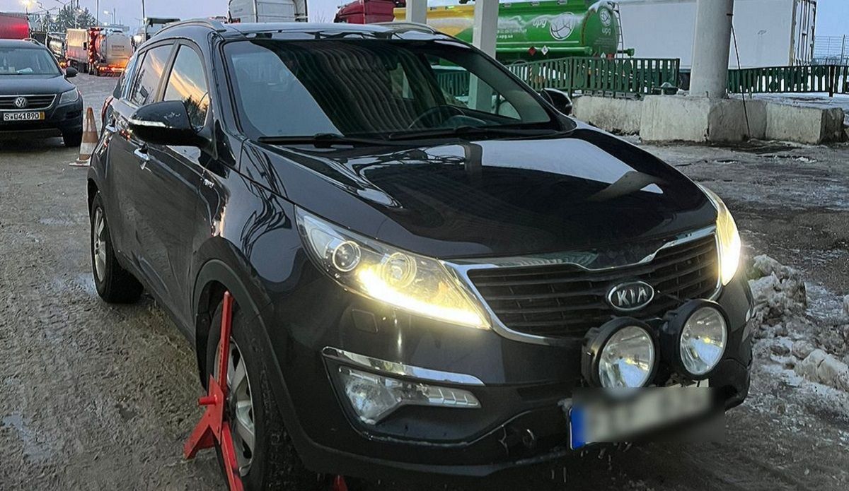 Львівські прикордонники вилучили викрадений у Болгарії позашляховик