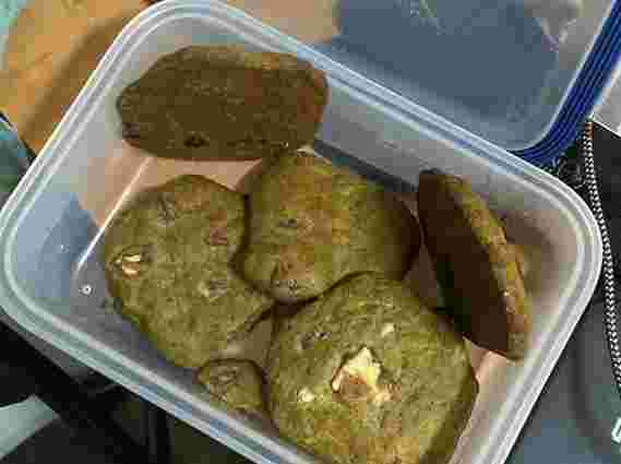 31-річний іноземець намагався завезти в Україну півкілограма печива з марихуаною