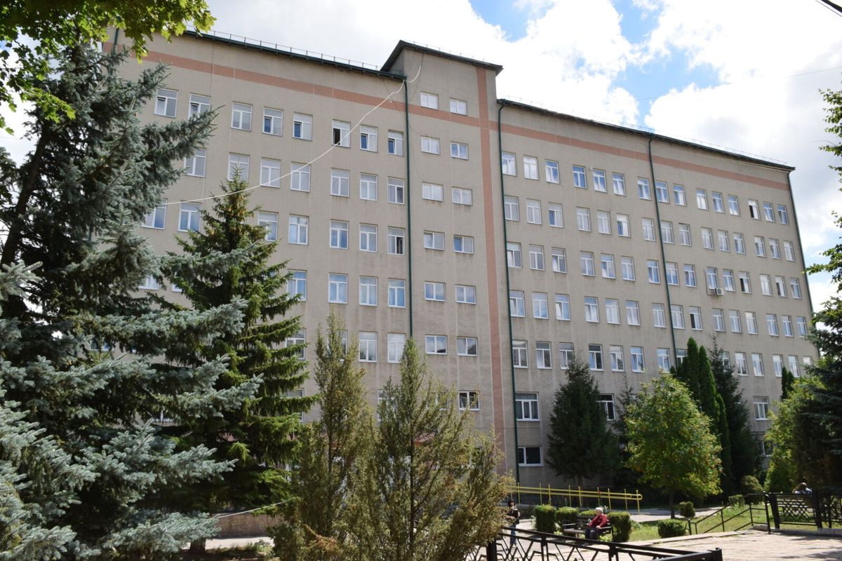 Через лікарську недбалість на Тернопільщині двоє людей померли, сімом видалили очі