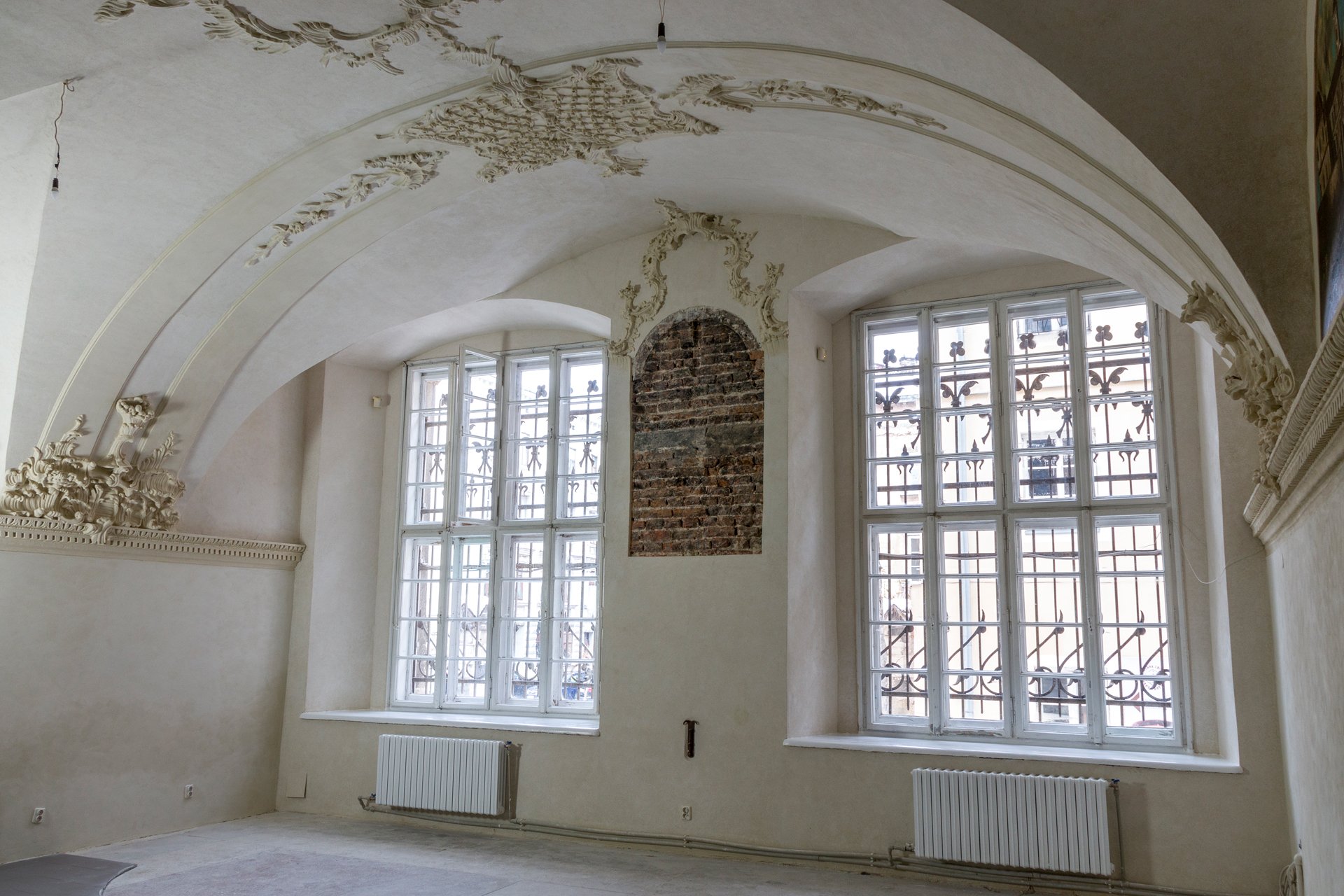 Місце на стіні, де раніше висіла ікона