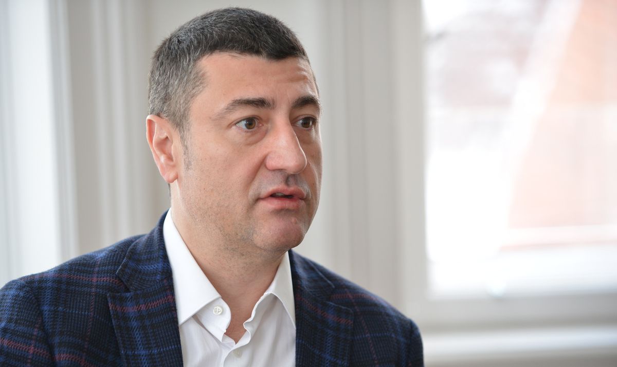 На Прикарпатті продали землю мільйонера Олега Бахматюка, щоб погасити борги перед Нацбанком