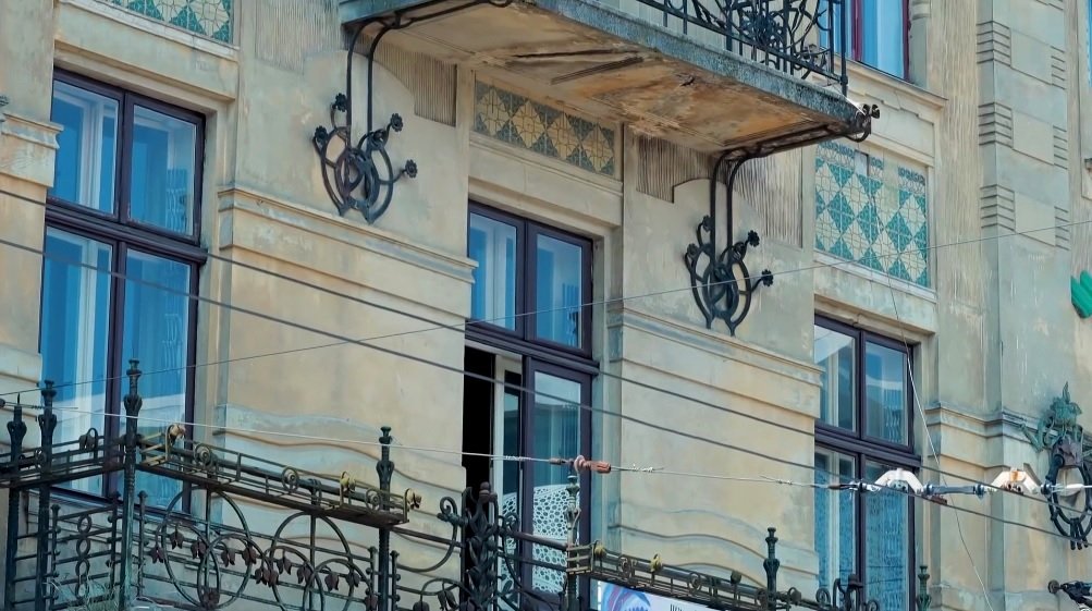 Металевий конструктивний декор