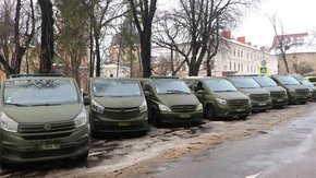 Благодійний фонд компанії SoftServe передав на фронт ще 25 «швидких»