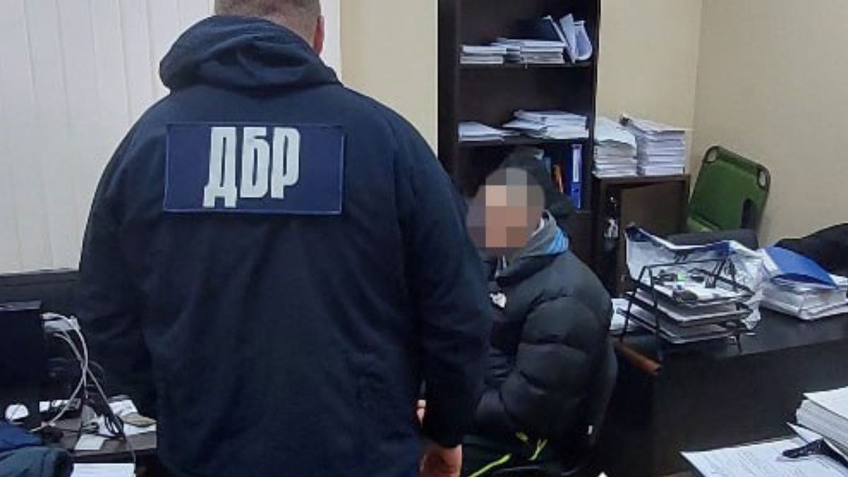 На Одещині правоохоронець організував схему вивезення ухилянтів