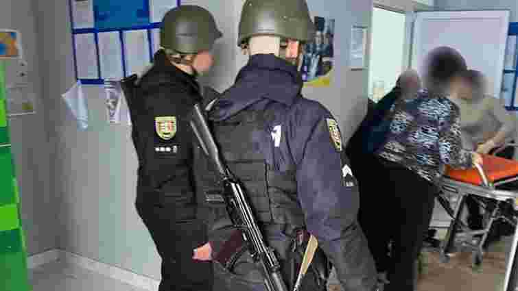 Депутат сільради на Закарпатті під час сесії підірвав три гранати, 26 поранених
