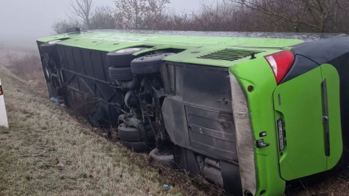У Словаччині перекинувся автобус з України із 53 пасажирами