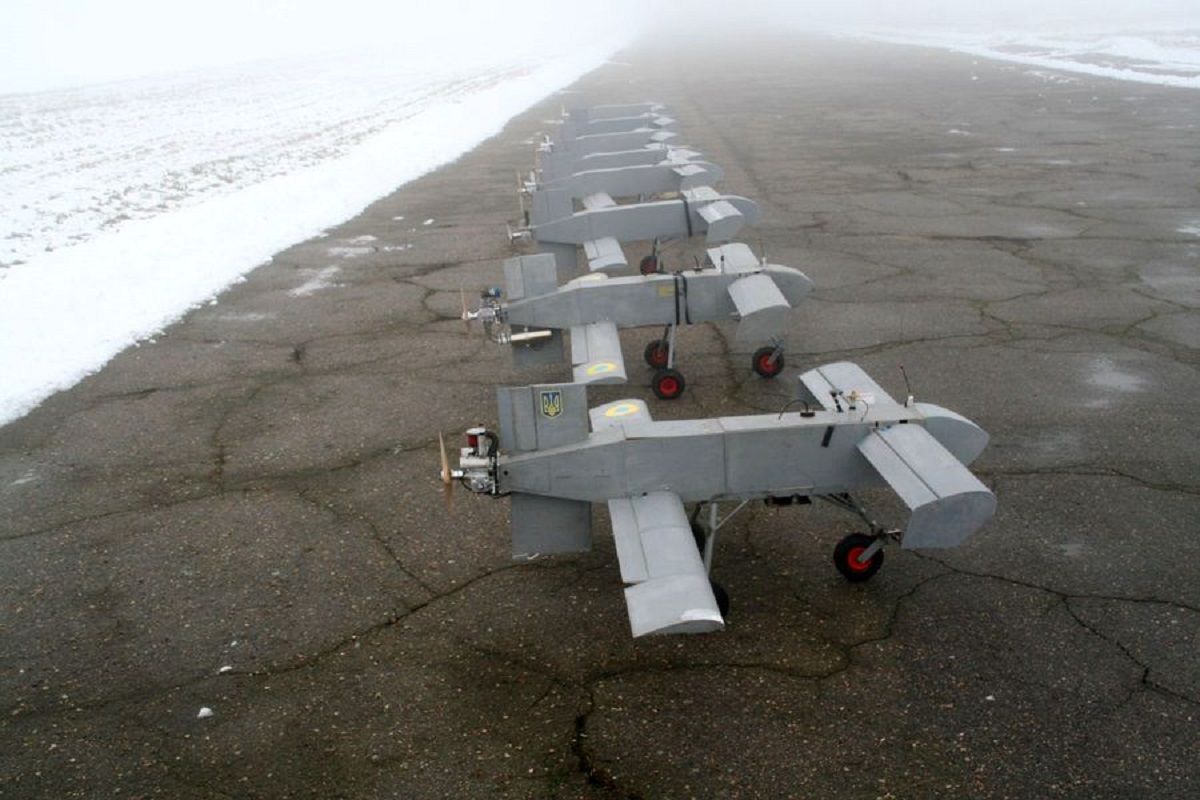 Українські військові показали тестовий запуск фанерного БпЛА-камікадзе AQ 400 Scythe