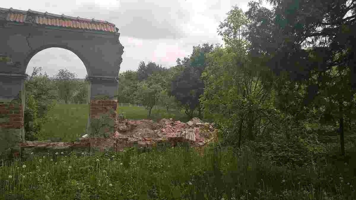40 народних депутатів просять президента повернути УГКЦ Митрополичі сади у Львові