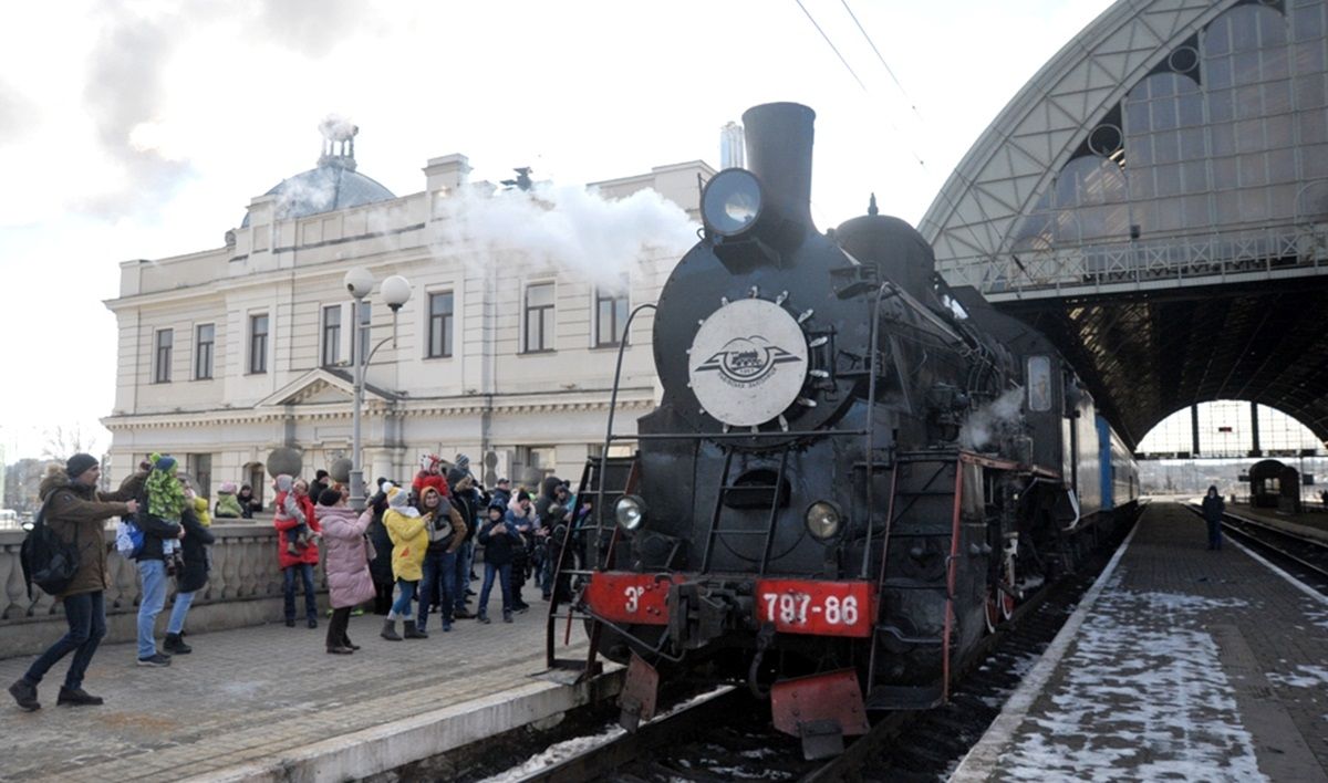 На свята у Львові та Києві курсуватимуть ретро-потяги