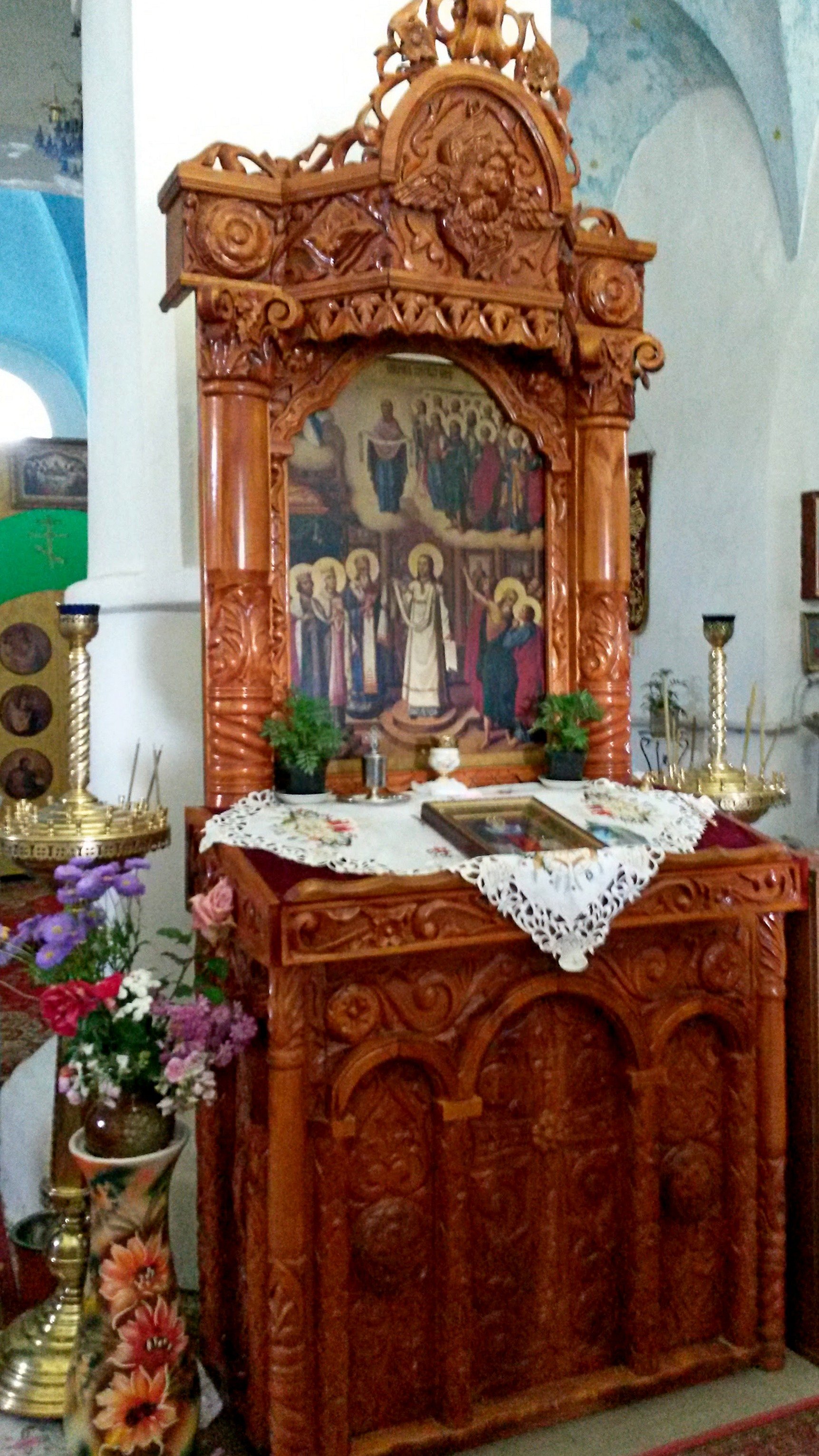 Інтер’єр церкви у Сутківцях (фото ZAXID.NET)