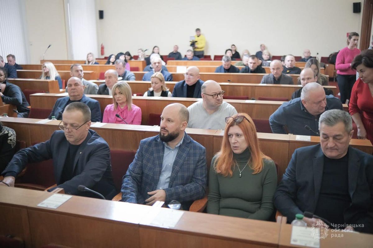 Чернівецька облрада на сесії призупинила повноваження усіх депутатів ОПЗЖ