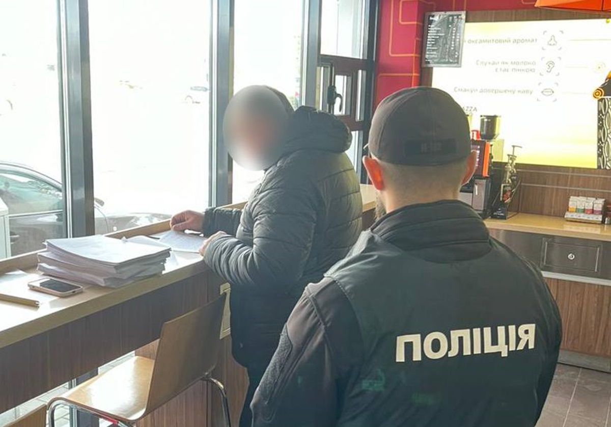 Чиновник НААН України переписав на співробітника державну квартиру