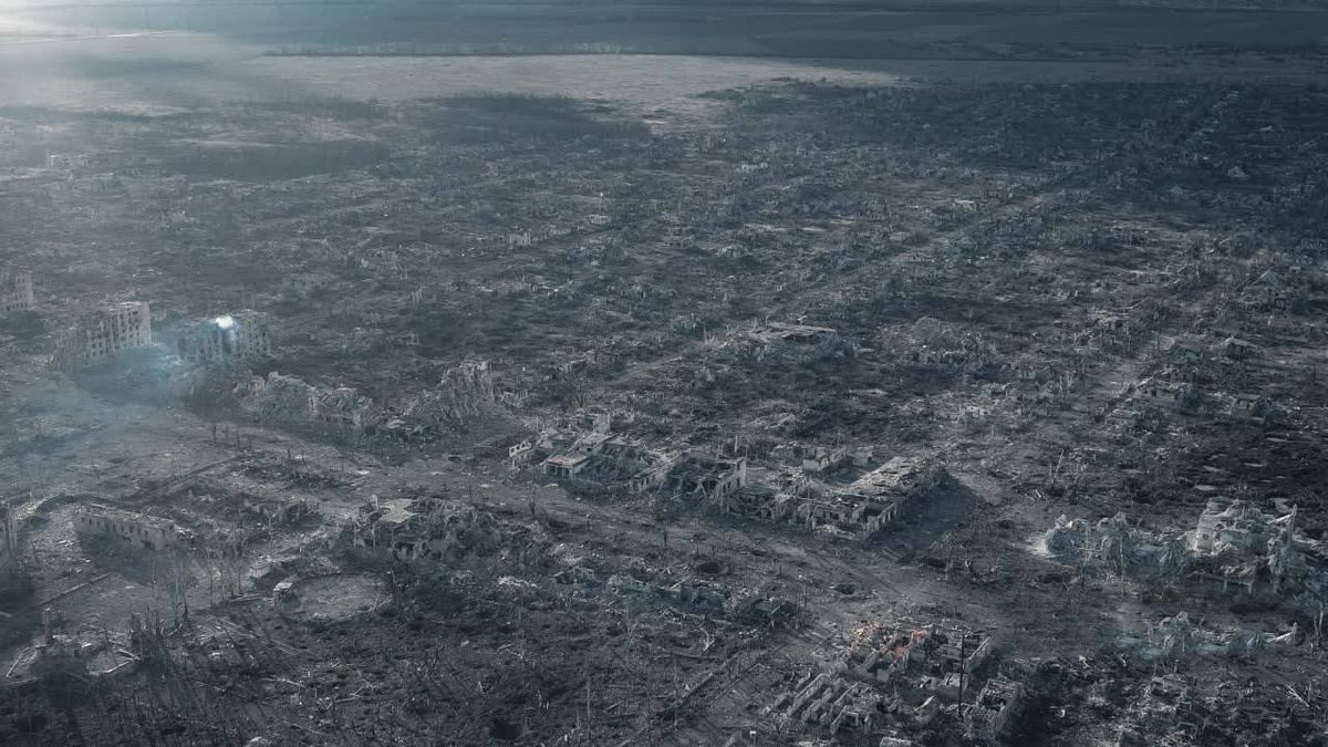 Валерій Залужний підтвердив, що військові відійшли на околиці Мар'їнки