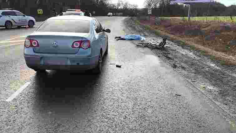 На трасі біля Чорткова Volkswagen Passat на смерть збив 70-річного пішохода