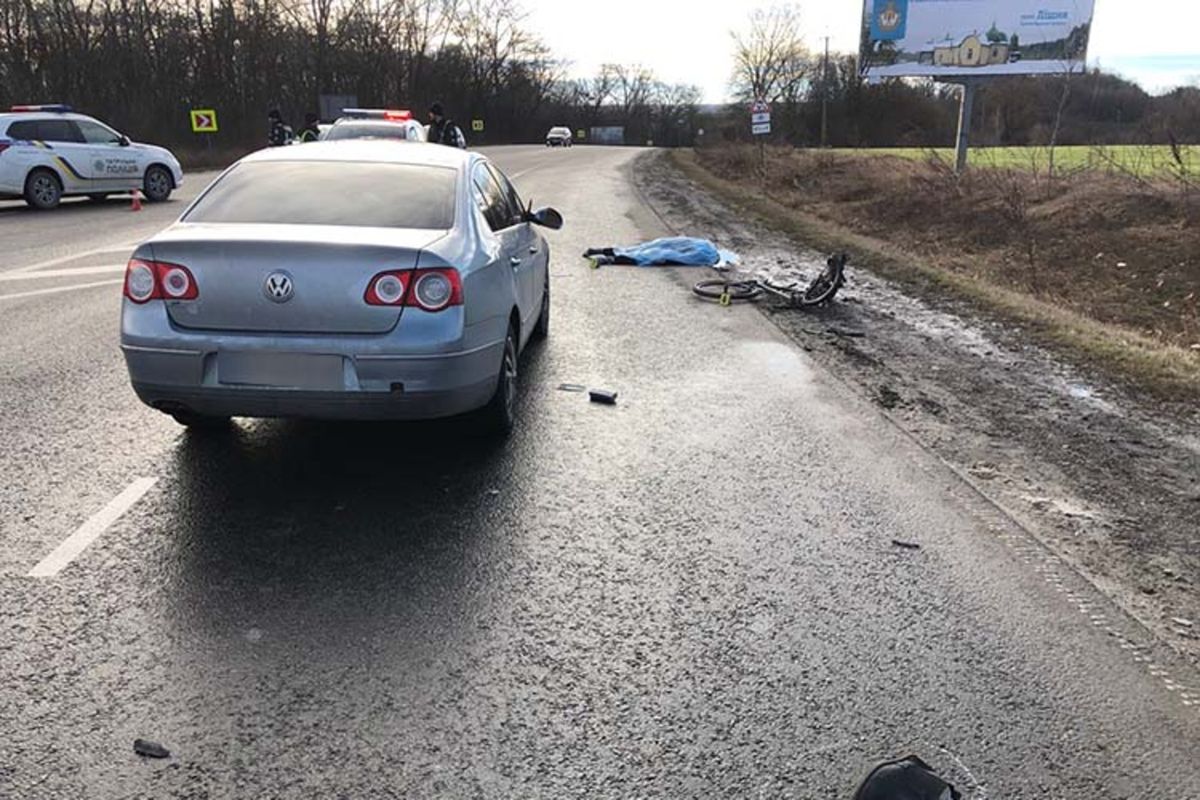 На трасі біля Чорткова Volkswagen Passat на смерть збив 70-річного пішохода