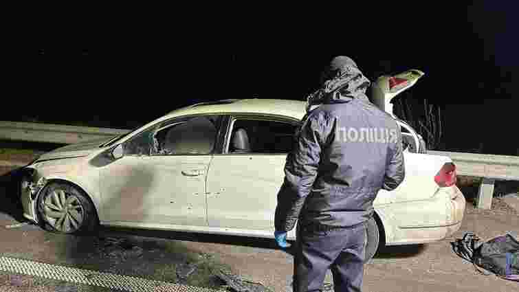 На трасі в Дніпрі чоловік у балаклаві розстріляв з автомата автомобіль, водій загинув