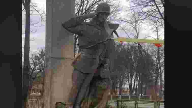 На Львівщині знесли останні чотири пам’ятники радянським солдатам