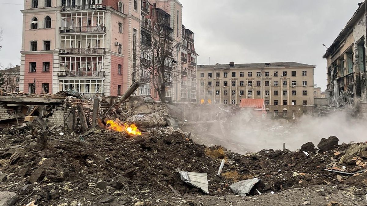 Внаслідок ракетної атаки на Харків постраждало майже півсотні людей