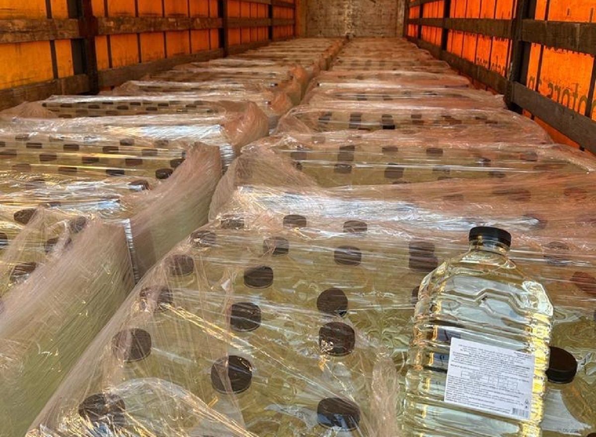 На Буковині львів'янку оштрафували за контрабанду спирту під виглядом склоомивача
