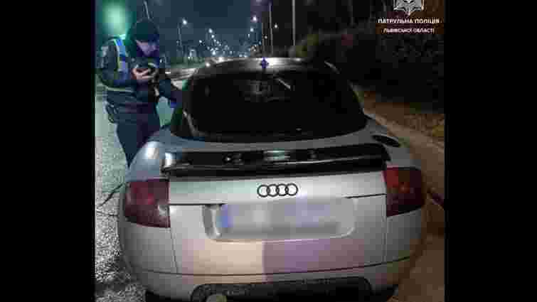 Розшукуваний два роки автомобіль Audi TT затримали на Новий рік у Львові