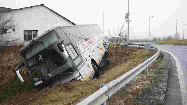Автобус львівського перевізника потрапив у ДТП в Угорщині
