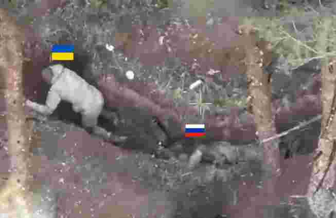 Українські десантники за допомогою дрона врятували полоненого
