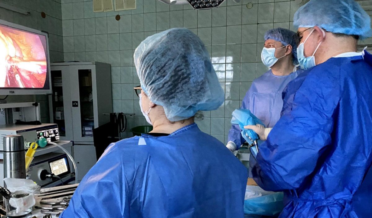 Львівські онкологи одночасно видалили 62-річній мешканці Львова дві злоякісні  пухлини 