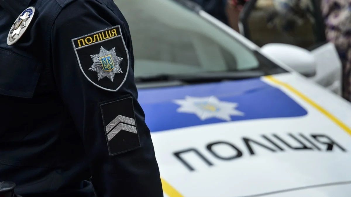На Закарпатті під колесами автомобіля загинув 36-річний поліцейський