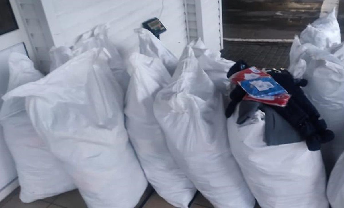 Поляк намагався ввезти в Україну 280 кг одягу під виглядом гуманітарної допомоги
