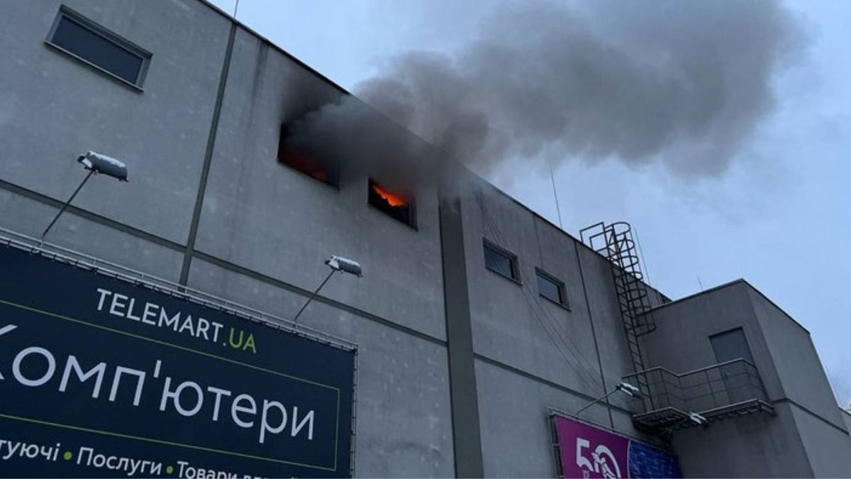 У дитячій кімнаті київського ТРЦ сталась пожежа, постраждало троє людей