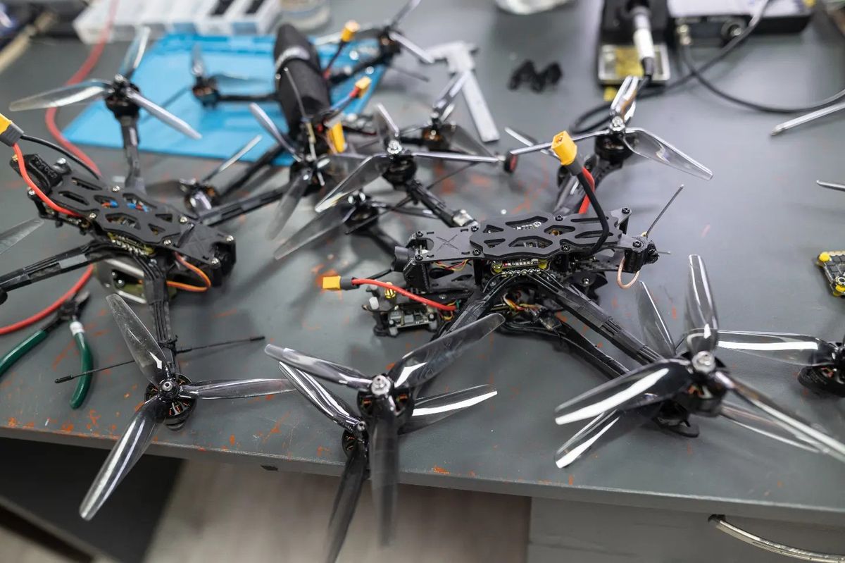 Михайло Федоров закликав українців збирати FPV-дрони вдома