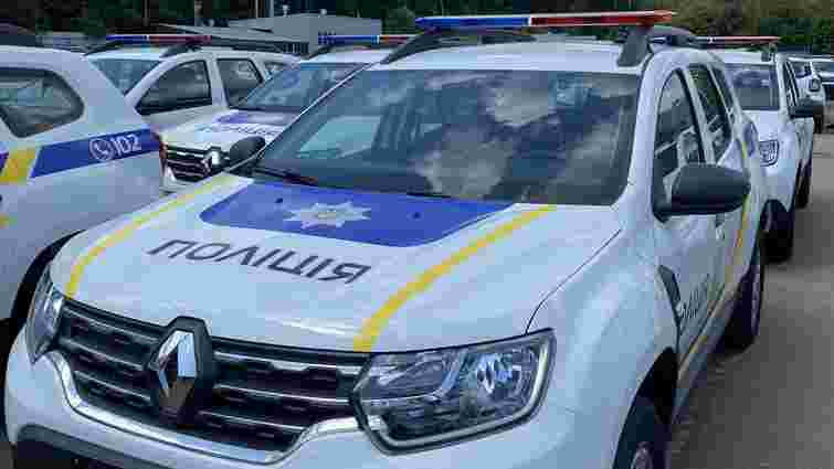 Викритому на хабарі поліцейському з Кам'янця-Подільського присудили 68 тис. грн штрафу