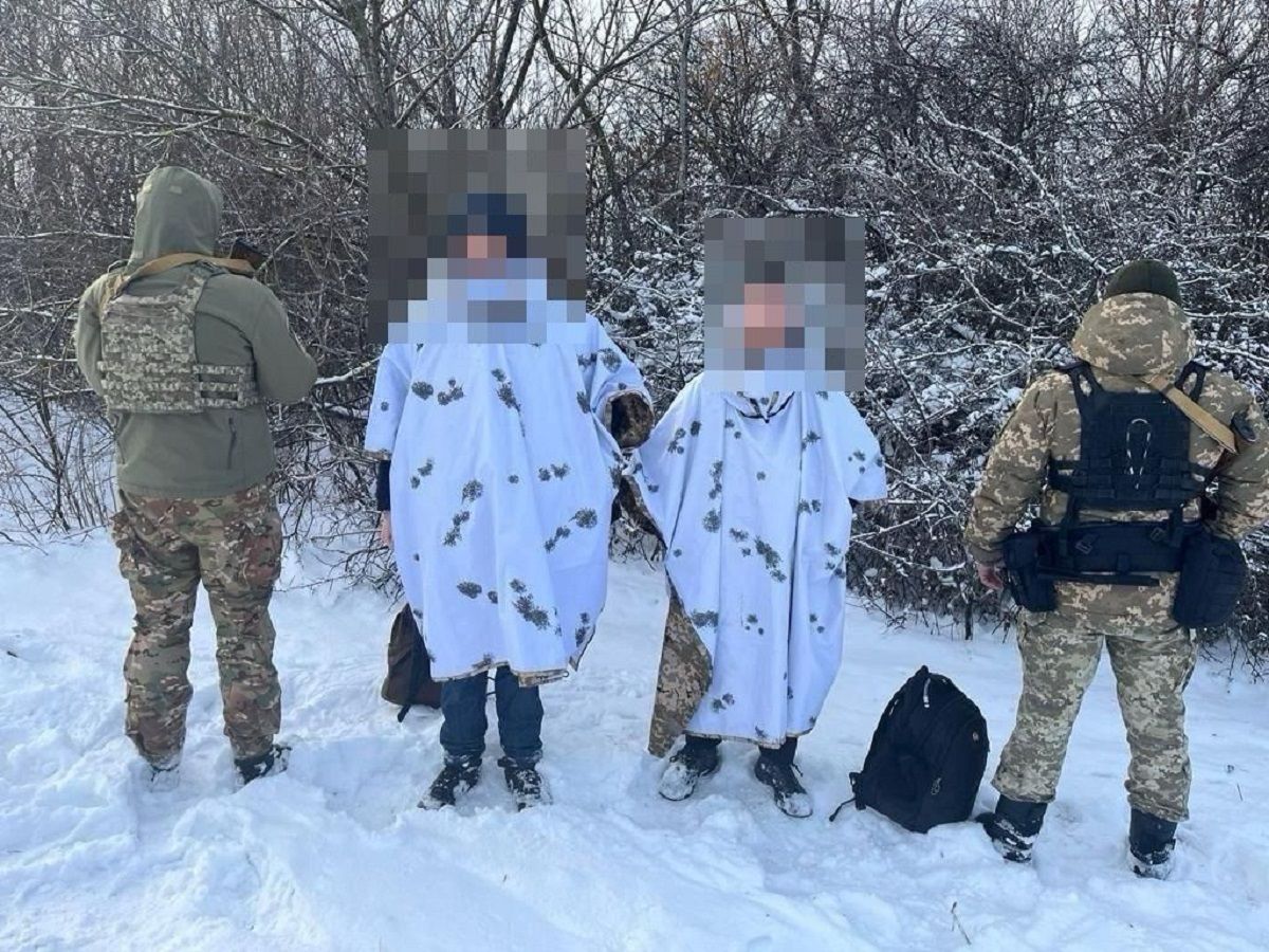 На Одещині двоє чоловіків намагались незаконно перетнути кордон у камуфляжних халатах