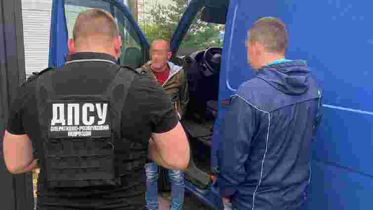 На Львівщині затримали прикарпатців за оформлення ухилянтів водіями через «Шлях»
