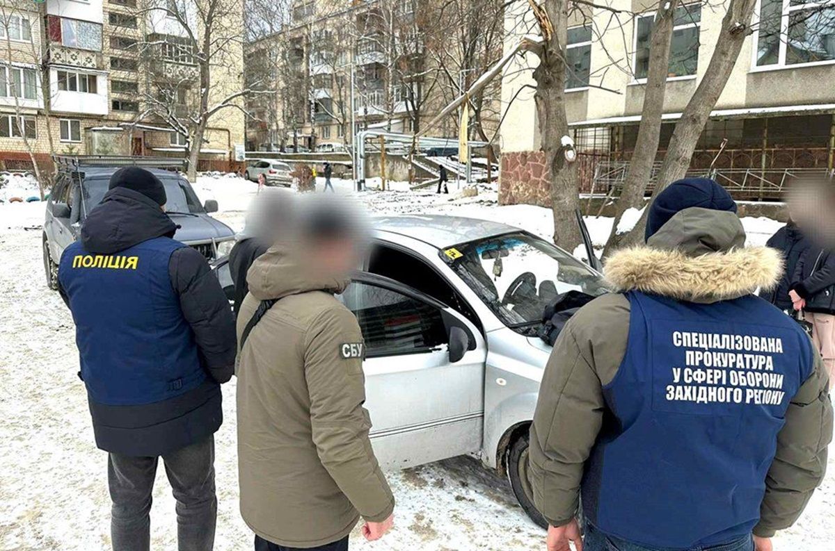В Чернівцях викрили медсестру, яка за 4000 доларів вирішувала питання відстрочки призову