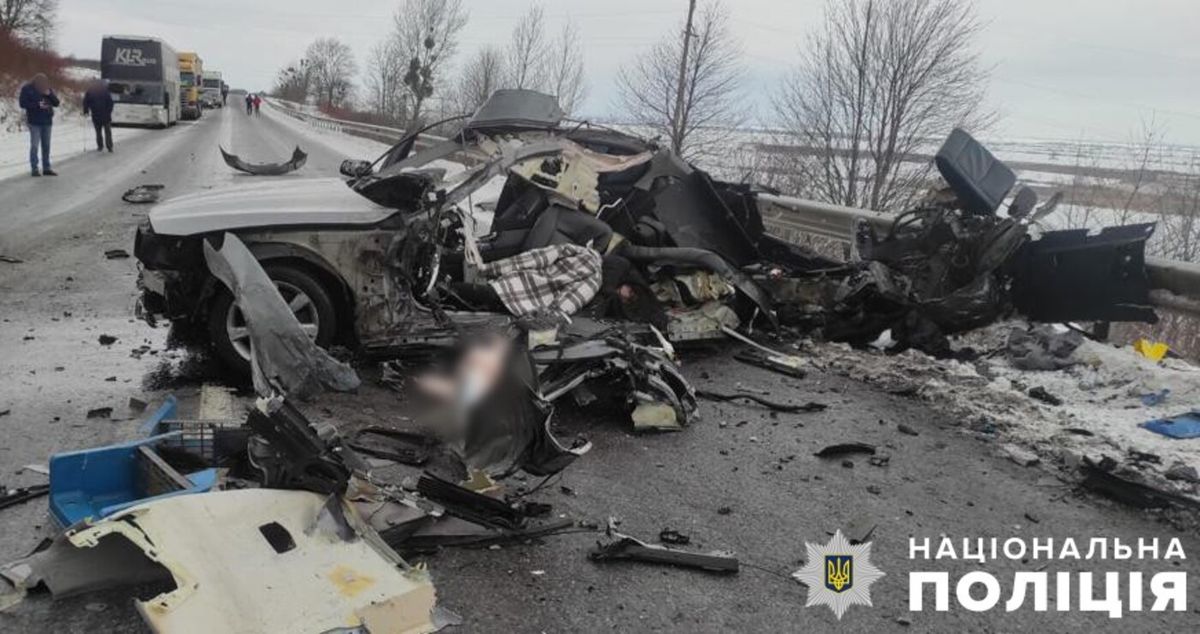 У важкій ДТП біля Золочева загинула 25-річна водійка BMW