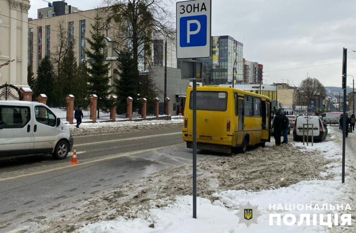 На вул. Шевченка водій обласної машрутки збив 46-річного львівʼянина