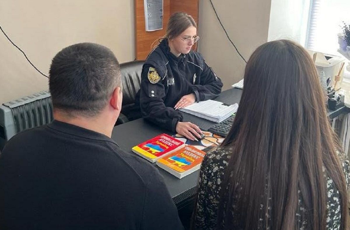 Подружжя львів'ян видурювало гроші під виглядом продажу жіночого одягу в інтернеті