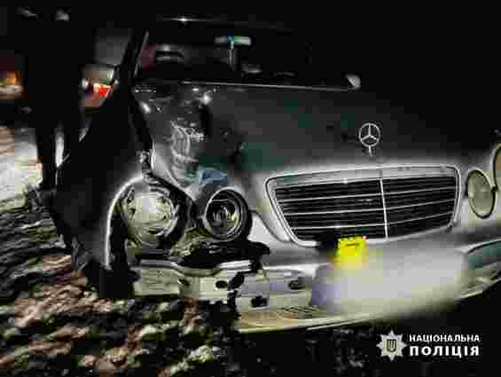 На Прикарпатті 19-річний водій Mercedes на смерть збив 24-річну дівчину
