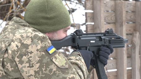Cosmolot передав ЗСУ штурмову зброю на 6 млн грн