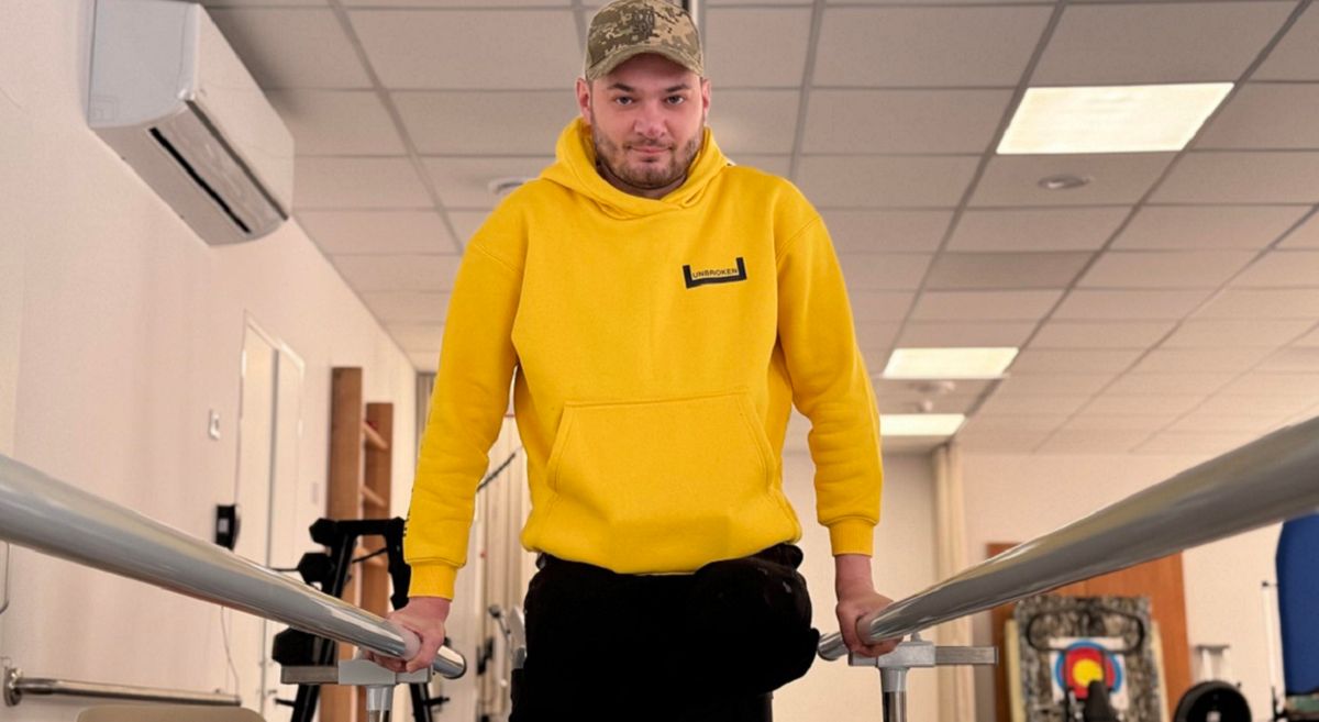 У центрі «Незламні» після важкого поранення відновлюється 30-річний захисник Олег Лучин 