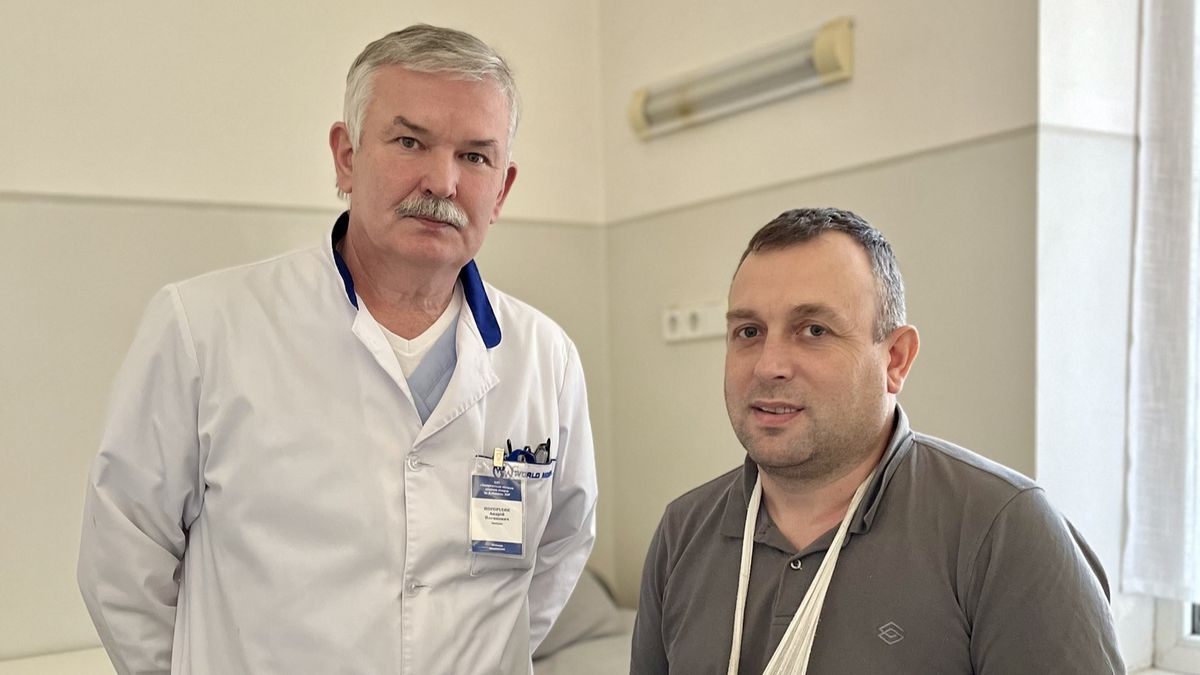 Закарпатські лікарі пришили 37-річному чоловіку розчавлену вантажівкою руку